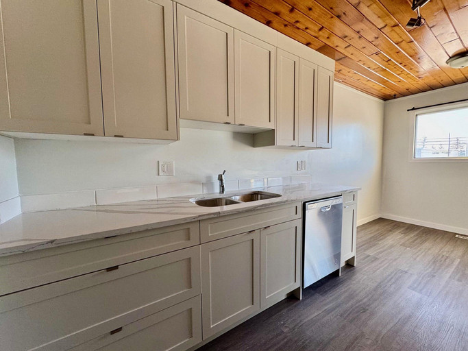 Fully Renovated 2 Bedroom w/ 1.5 Bath & Laundry! Tons of Natural Light!