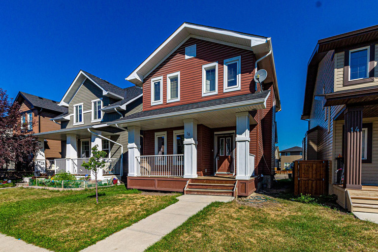 AWESOME 3 BEDROOM FAMILY HOME IN EVANSTON!