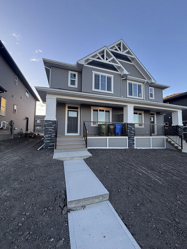 BRAND NEW 3 BEDROOM/2.5 BATHROOM DUPLEX!