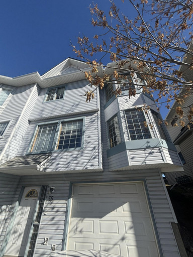 3 BEDROOM/2.5 BATHROOM TOWNHOUSE IN PATTERSON!