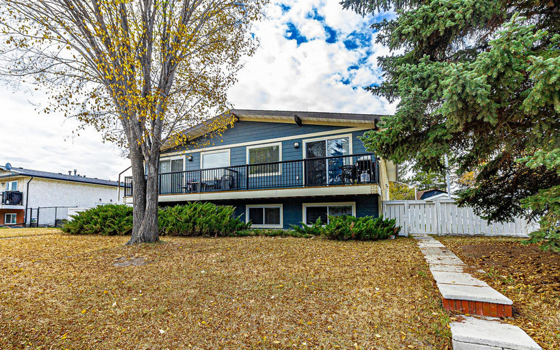 Spacious 3 Bedroom Fourplex in Strathmore!  Featured Properties