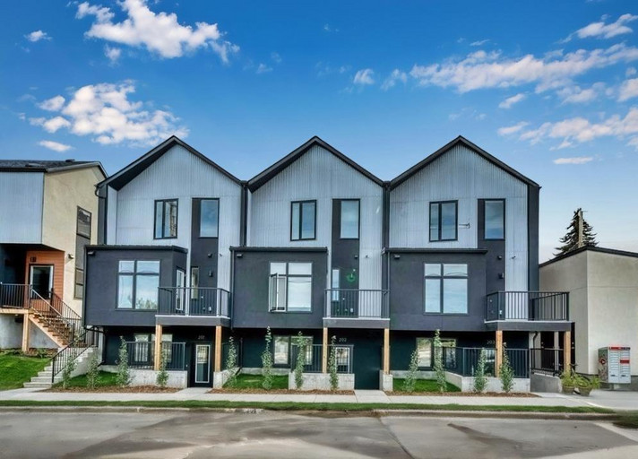 Beautiful Modern PET FRIENDLY 1 Bedroom Townhouse in Shaganappi!