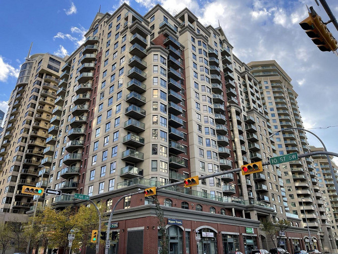 Unbeatable Location + Incredible Views – Welcome to Tarjan Place!