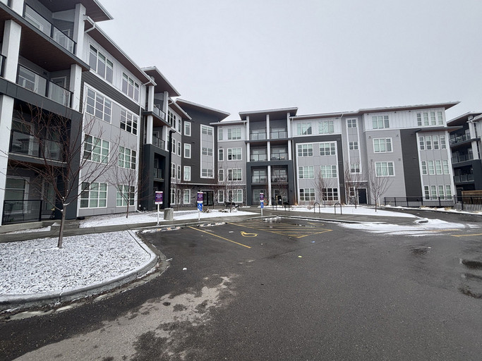 Upscale 2 Bed, 2 Bath in Savanna | Stylish Finishes | Great Location Featured Properties