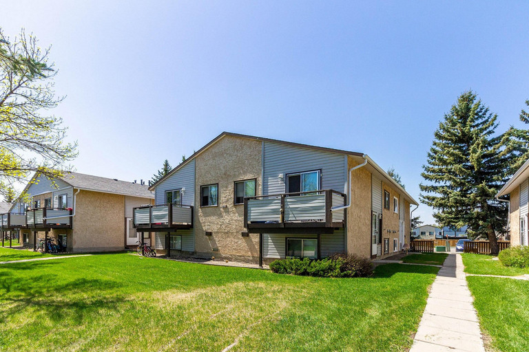 Spacious 3-Bedroom Suite in Okotoks – Bright, Comfortable Living on Stanley Ave Featured Properties