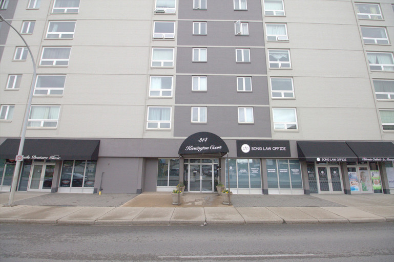 STYLISH 1 Bedroom Condo with City Views in Kensington!