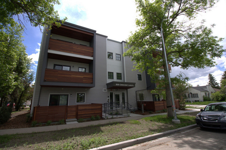 Crescent Heights Apartments w/ In-Suite Laundry, &amp; MORE! Featured Properties
