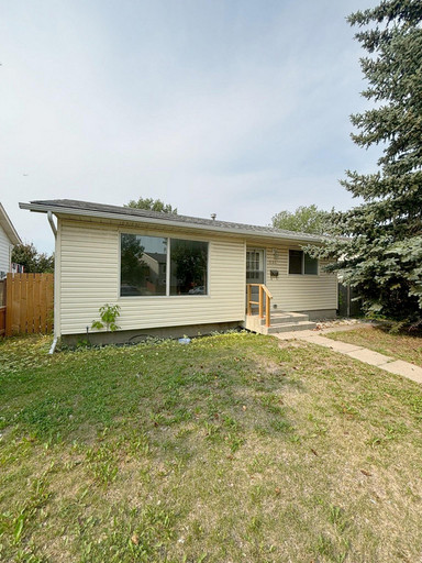 3 BEDROOM / 1 BATH HOUSE IN CASTLERIDGE-TONS OF SPACE FOR STORAGE A MUST SEE Featured Properties