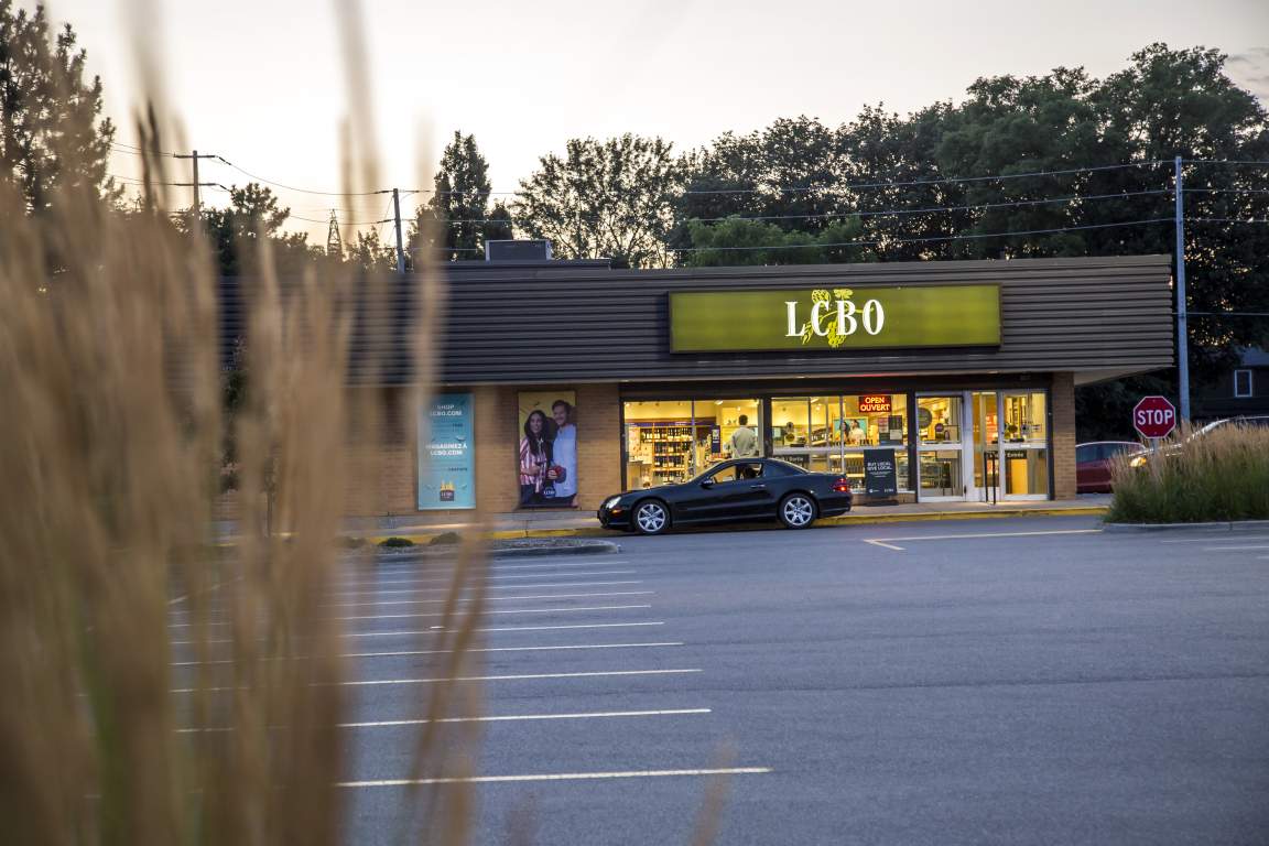 Applewood Shopping Plaza Effort Trust