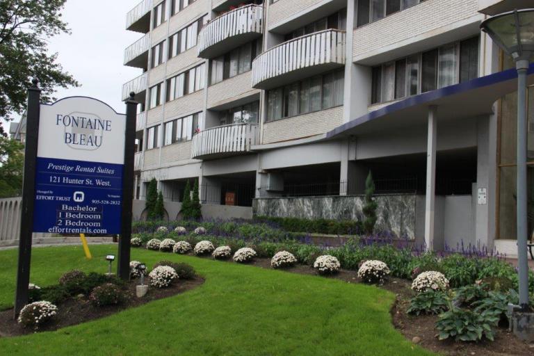 Fontainebleau Apartments Effort Trust