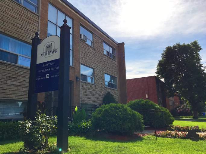 Mohawk Apartments 987 Effort Trust