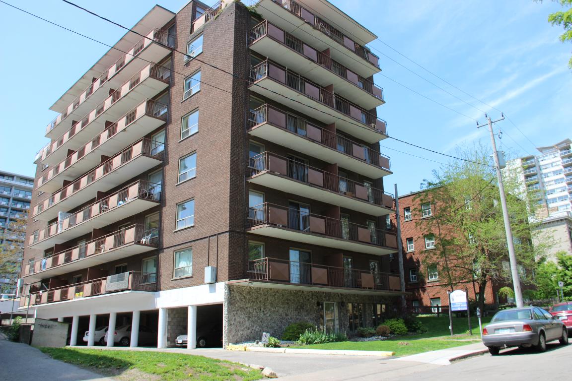 Le Baron Apartments Effort Trust