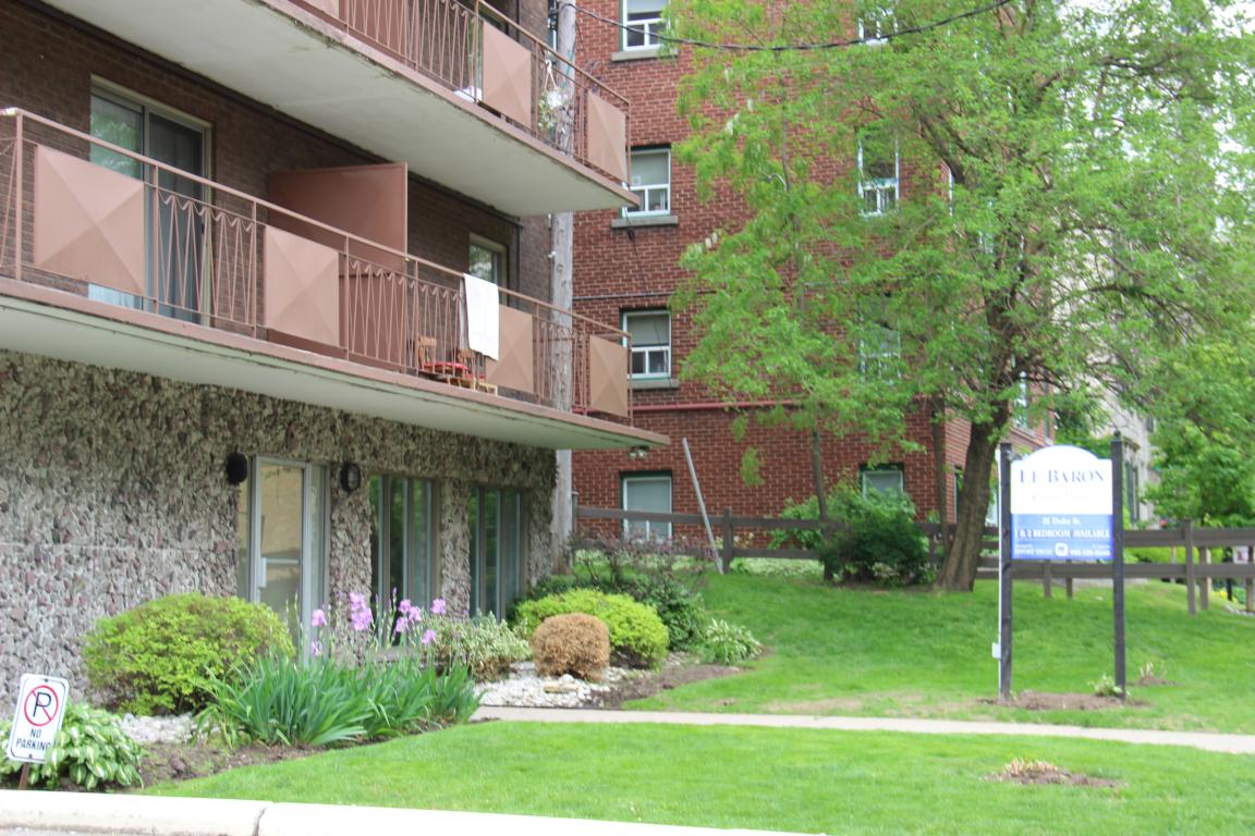 Le Baron Apartments Effort Trust