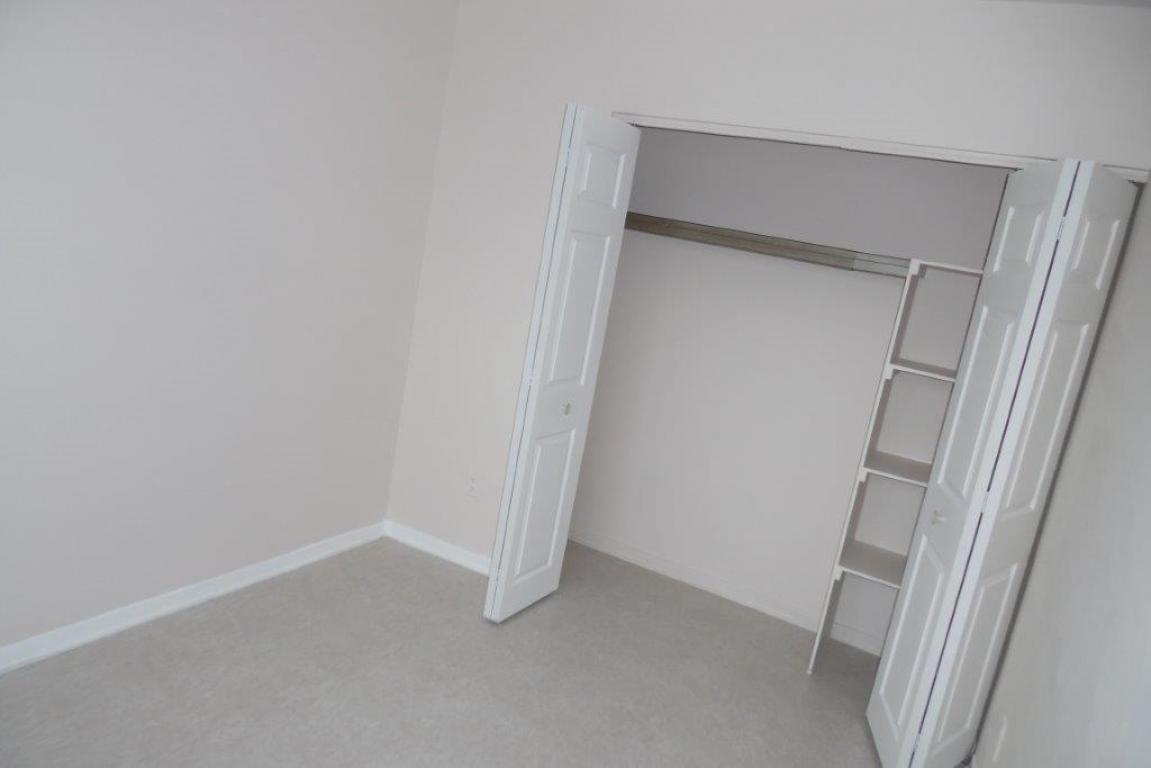 Le Baron Apartments Effort Trust