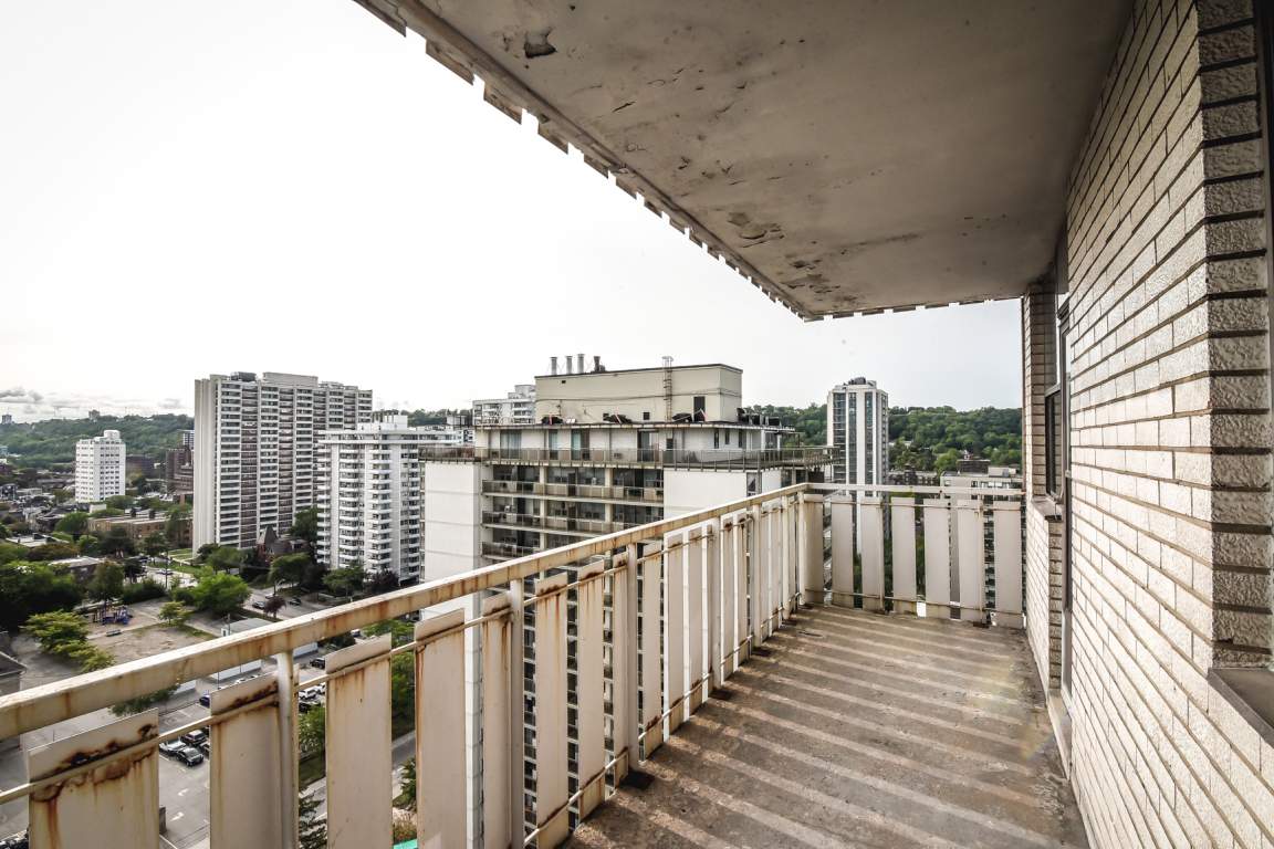 Fontainebleau Apartments Effort Trust