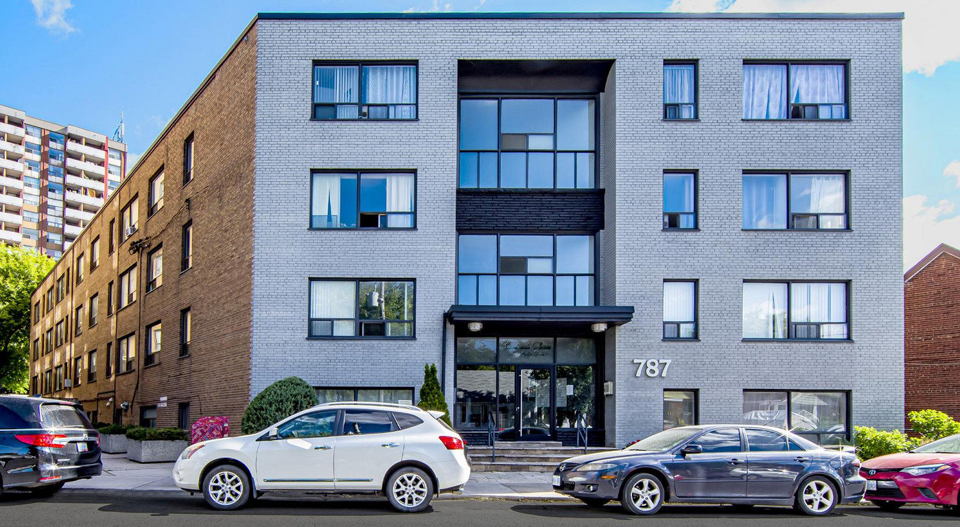 Apartments in Eglinton West Equiton Living