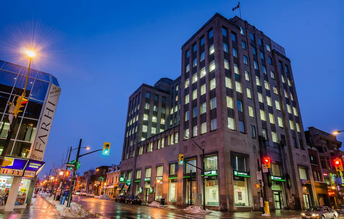 220 Dundas Street Farhi Holdings Corporation