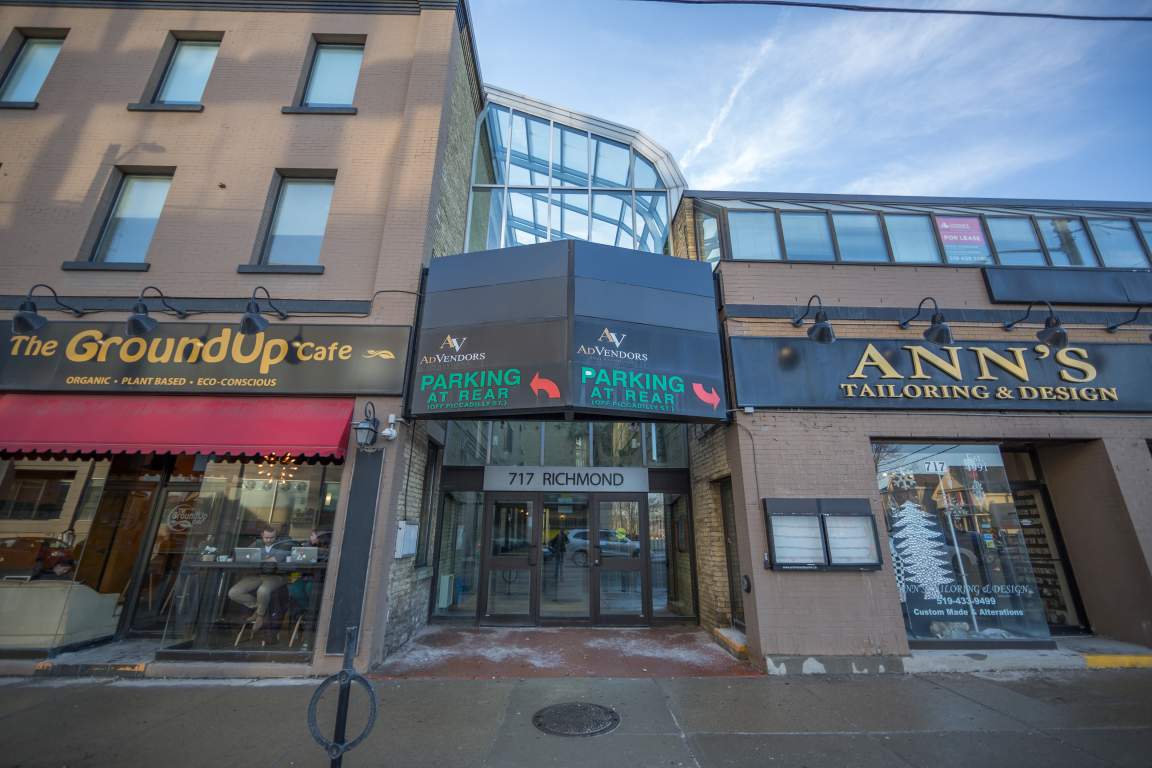 717 Richmond Street Farhi Holdings Corporation