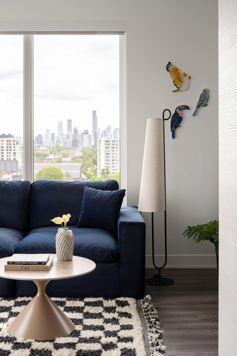 Marlow Central Tower: Suite Living Room