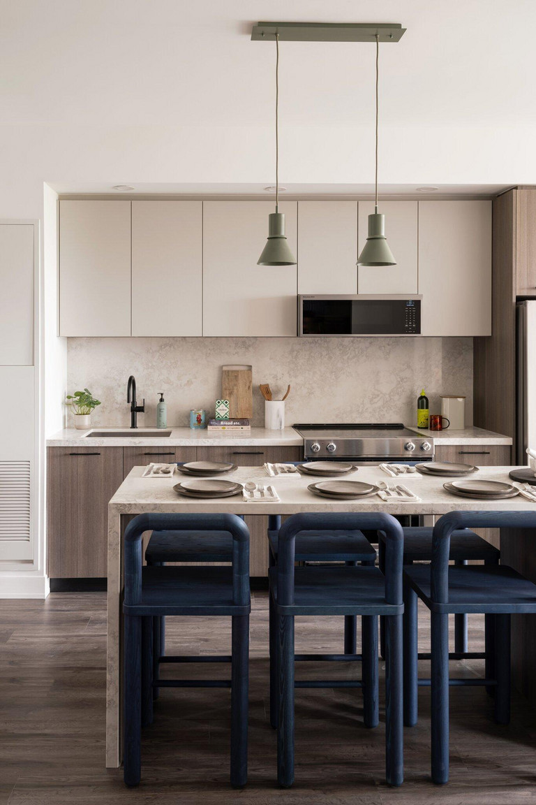 Marlow Central Tower: Suite Kitchen