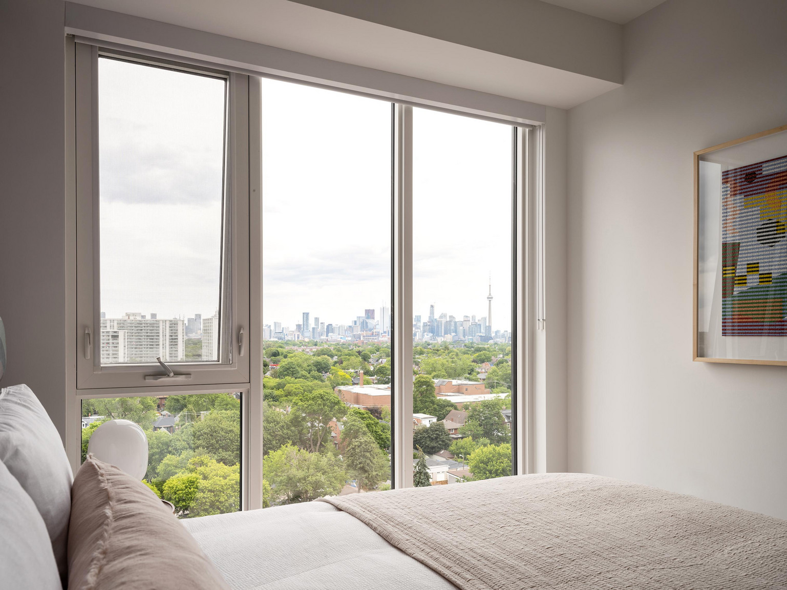 Marlow Central Tower: Suite Bedroom