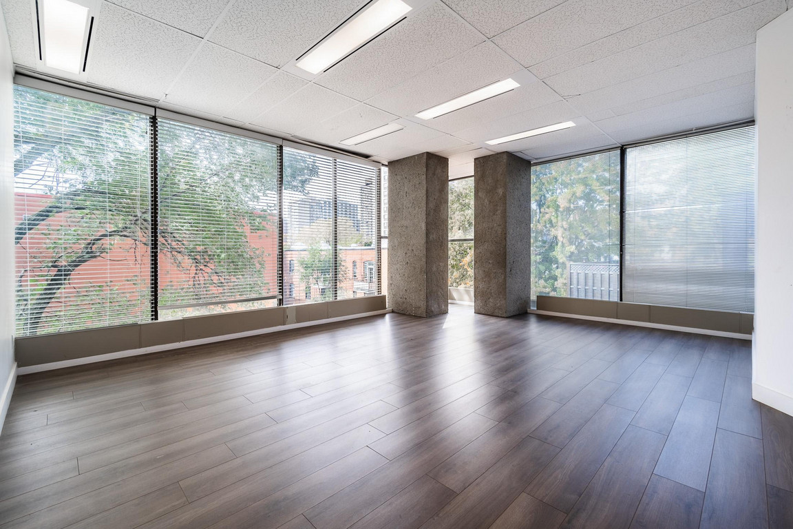 Maddox Dorchester image 4