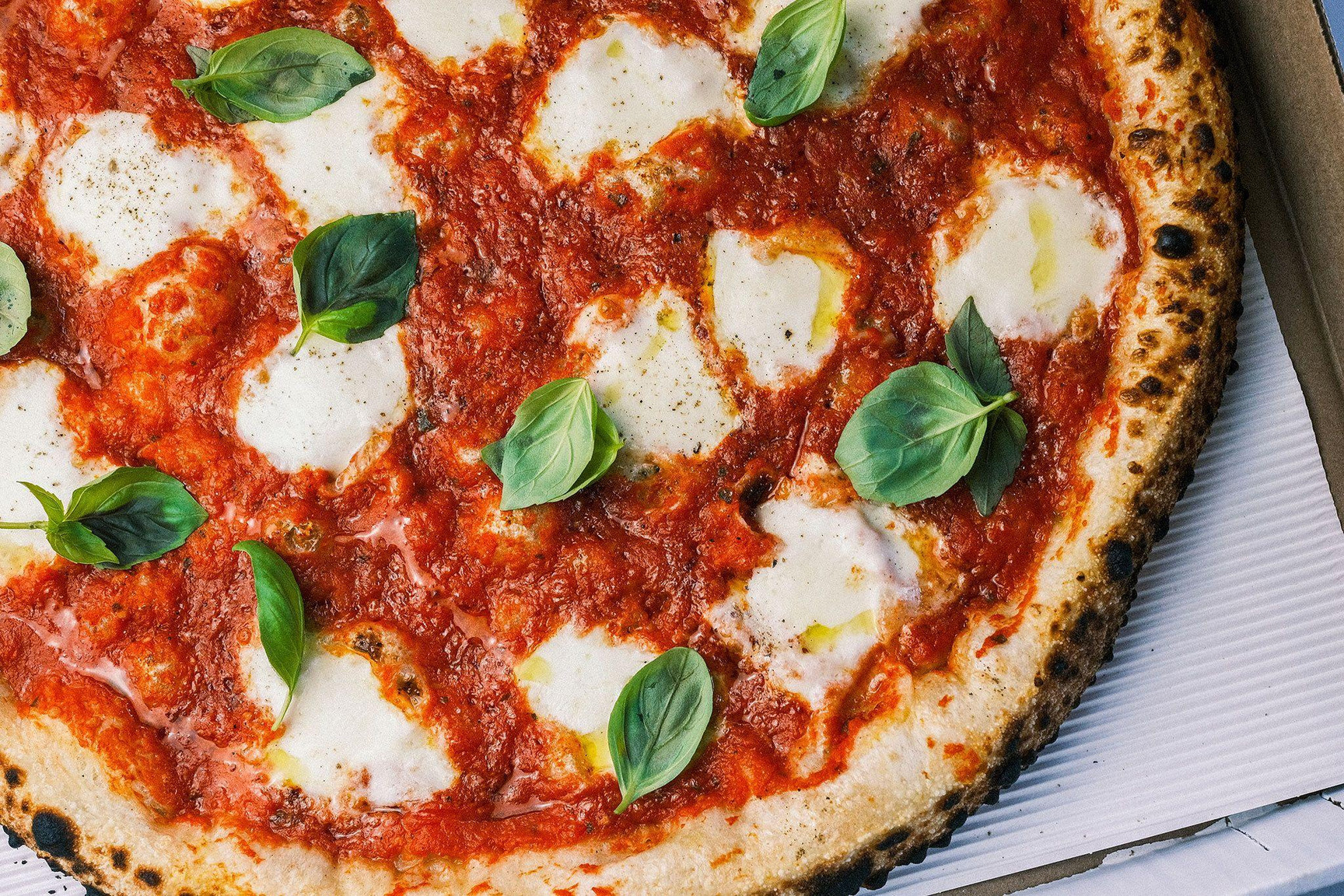 <p>Maker Pizza</p>