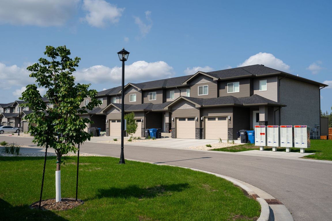 3 Bed Townhouses in West St. Paul Forthright Properties