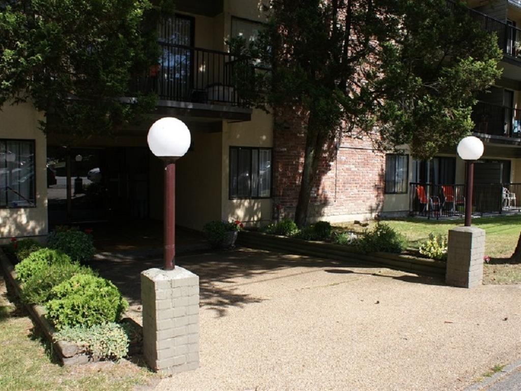 OAK MANOR Gateway Property Management