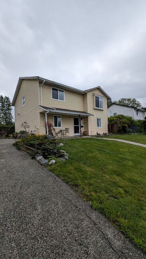 11382 Melville Street