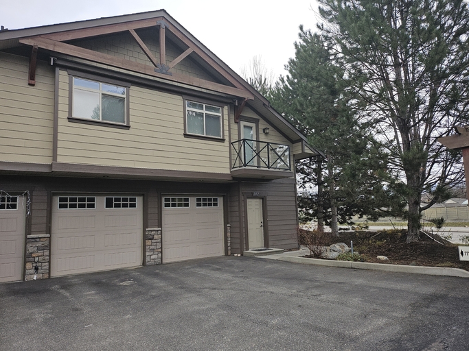 B0053 - 211 - 511 Yates Road - Kelowna - BC - 211