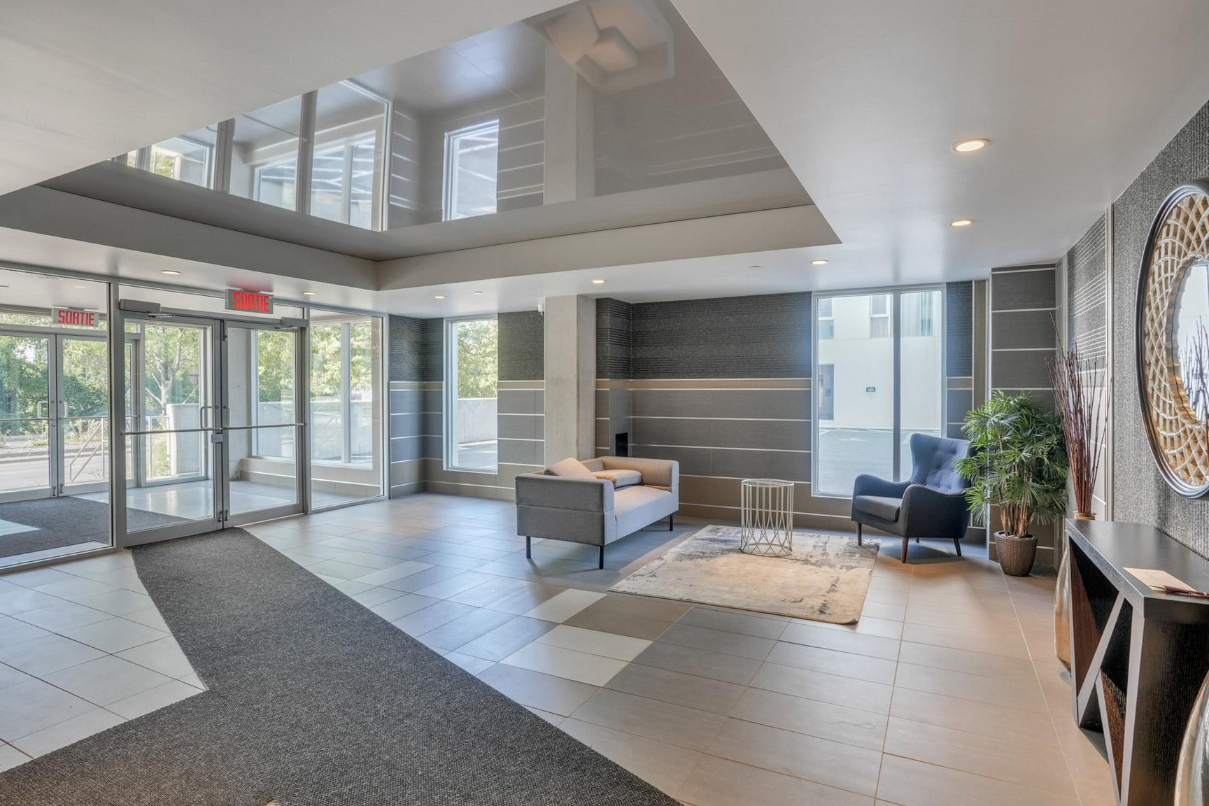 260 Boulevard Maisonneuve — photo 2