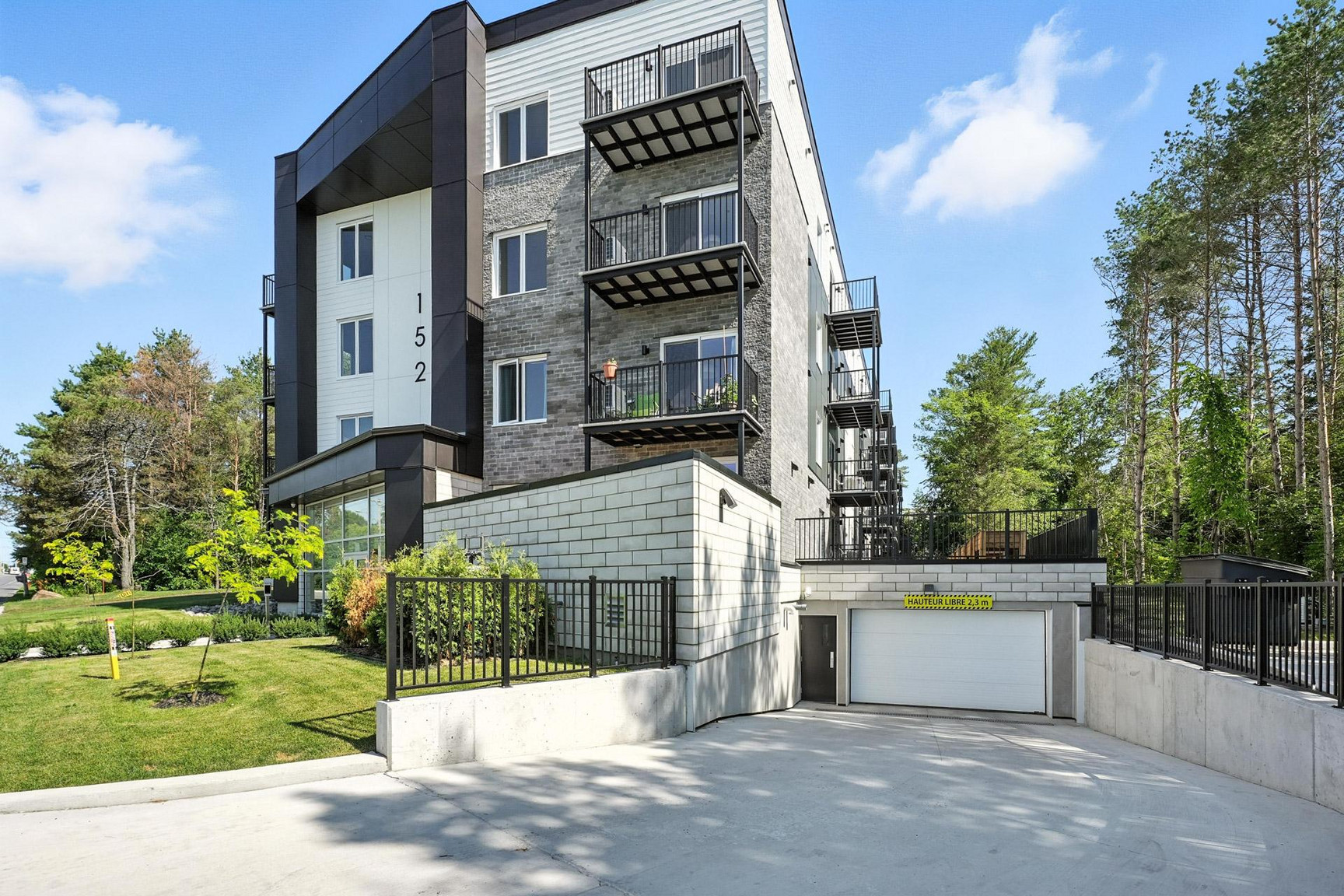 152 Chemin Eardley — photo 3