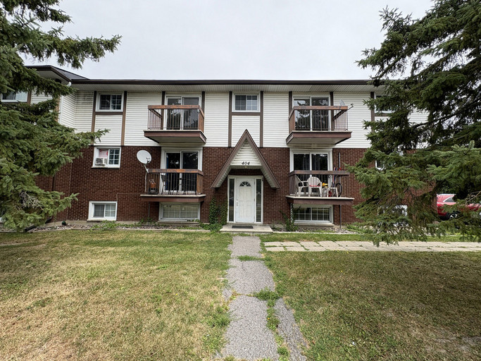 404 Boul. Cité-Des-Jeunes