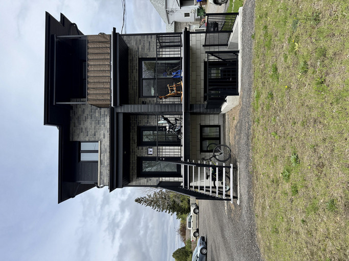 1005B Rue Notre Dame l'image sélectionnée