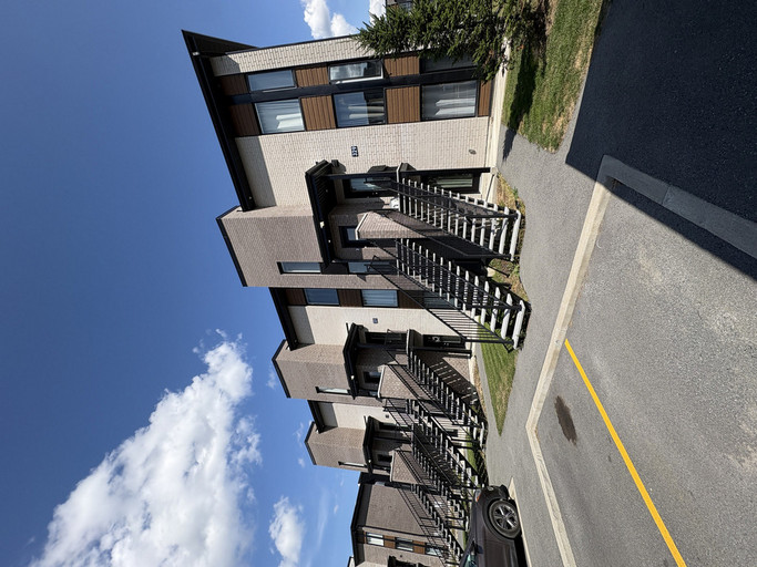 333 Av. de l'Hippodrome