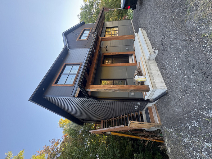 1088 Bd de la Cité-des-Jeunes