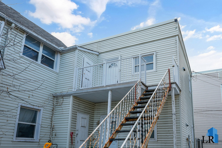 105 Boul. Saint-Joseph