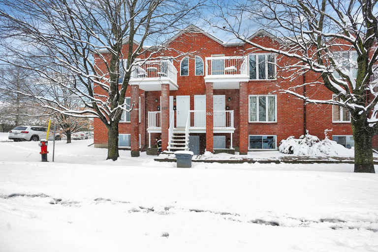 880 Bd de la Cité-des-Jeunes