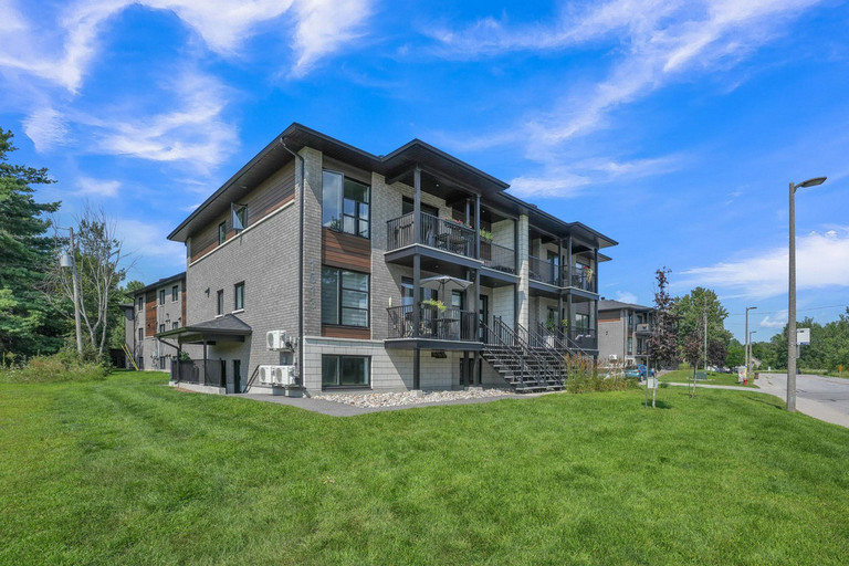 1533 Bd Saint-René E