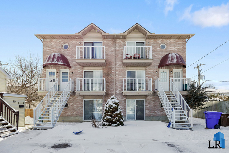 912 Boul. St-René Ouest