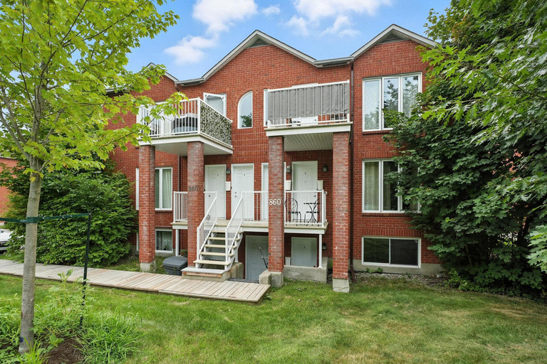 880 Bd de la Cité-des-Jeunes
