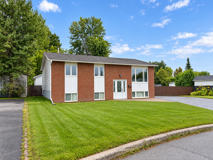 15 Rue Robillard Featured Properties