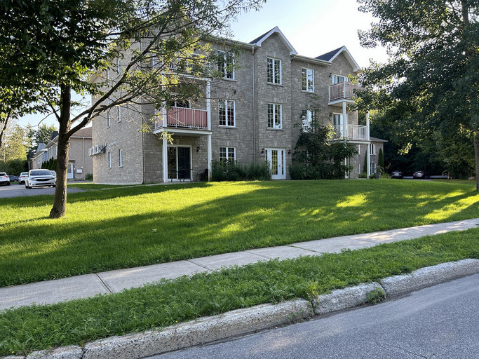 4745 COTE-ROSEMONT, TROIS-RIVIERES, QUEBEC, G8Y 7S2