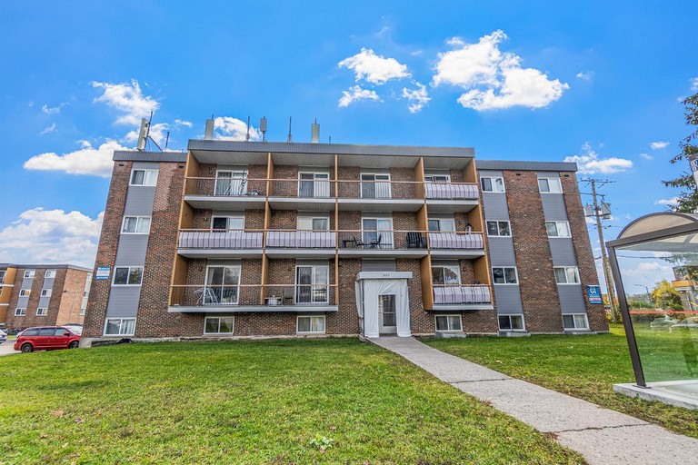 2885, Chemin St-Louis