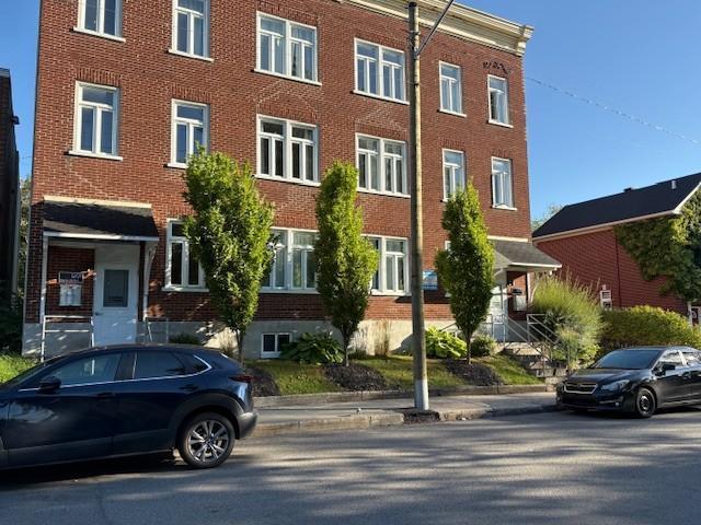 1495 Rue Marie-Rollet