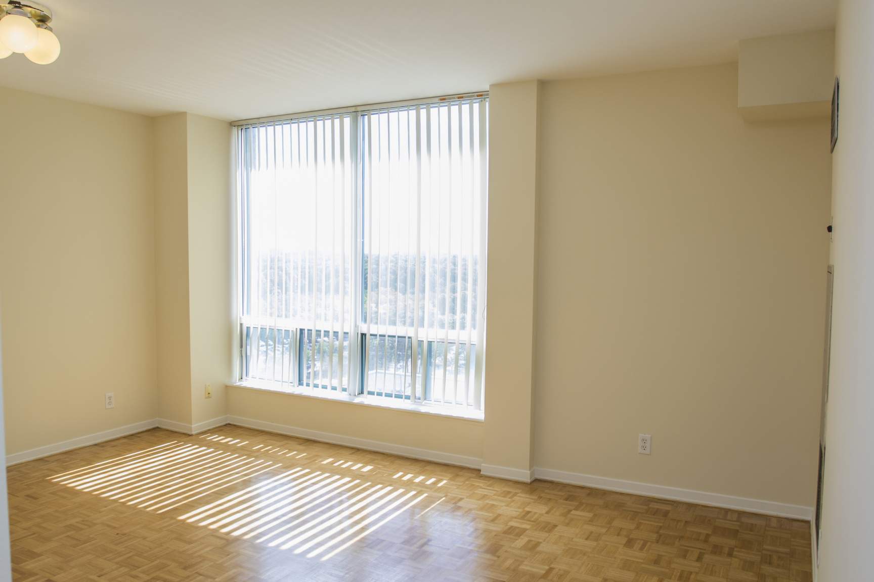 2877 Ellesmere Rd. Greenwin