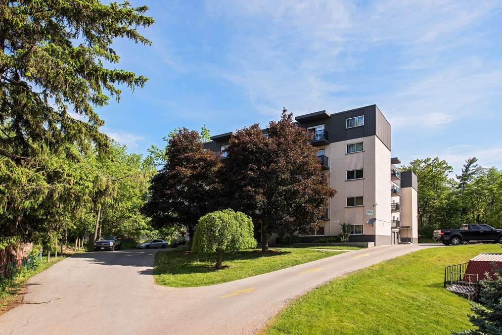 470 Wellington St N Greenwin