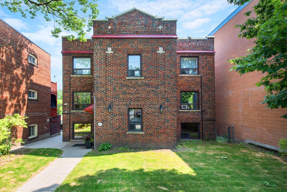 2367 Queen St E Greenwin