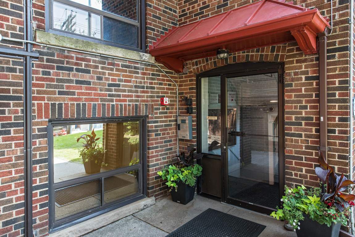 2367 Queen St E Greenwin